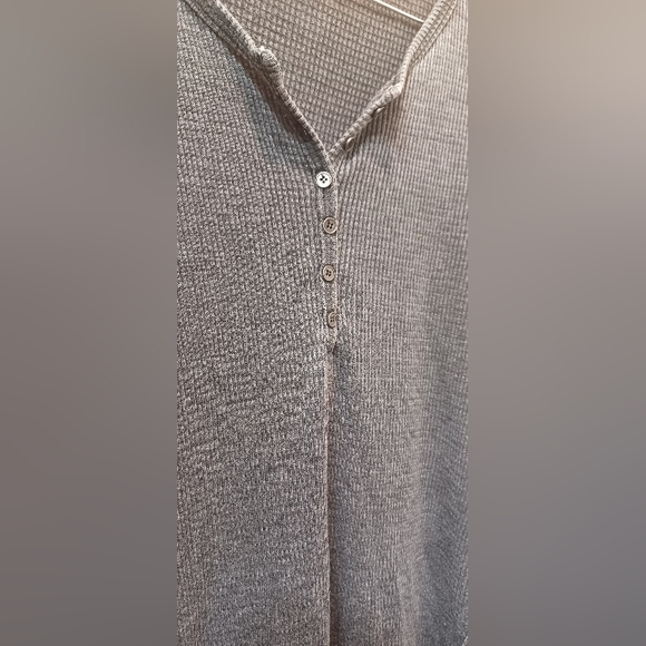 Treasure & Bond Women's Washed Henley in Black, Size S - Picture 4 of 16